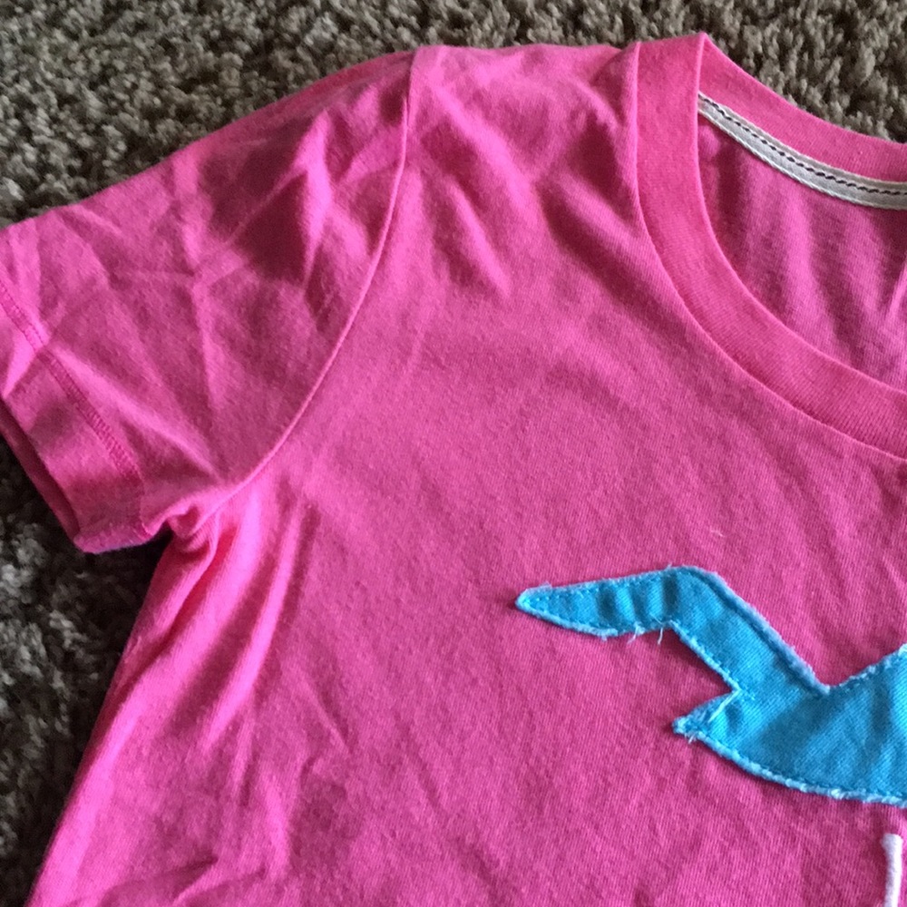 Hollister S/S pink t-shirt with blue bird & Hco across front Sz Medium - Picture 4 of 6